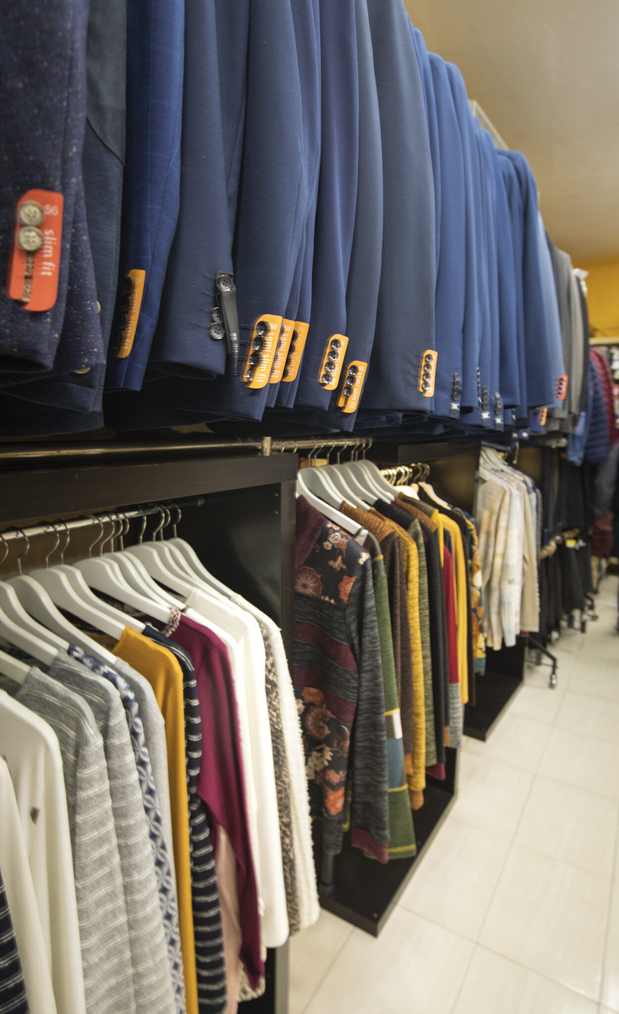 Interior de la tienda Mariano Cano